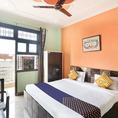 Spot On Main View Guest House Near Leisure Valley Park Gurgaon Dış mekan fotoğraf