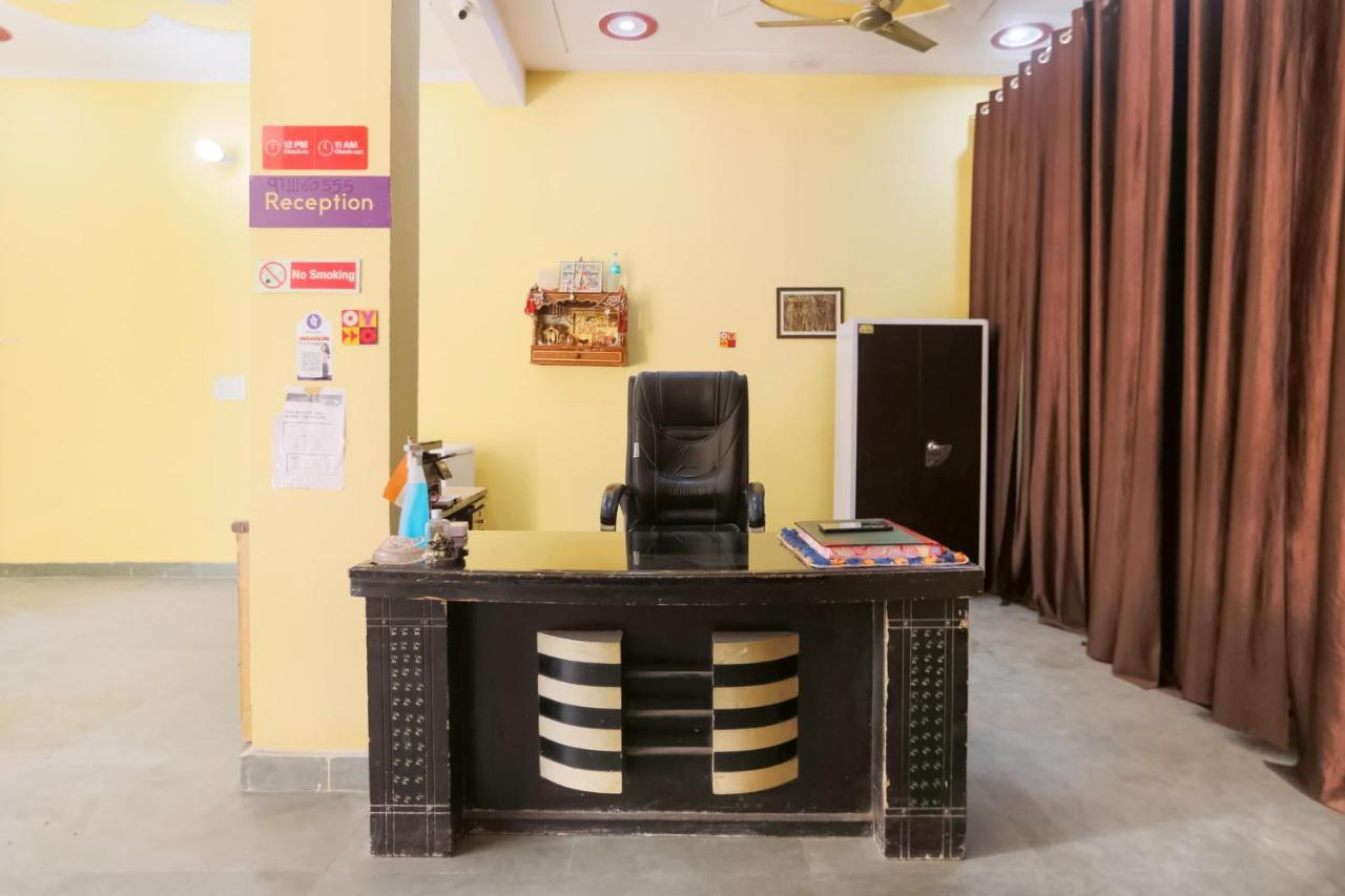 Spot On Main View Guest House Near Leisure Valley Park Gurgaon Dış mekan fotoğraf