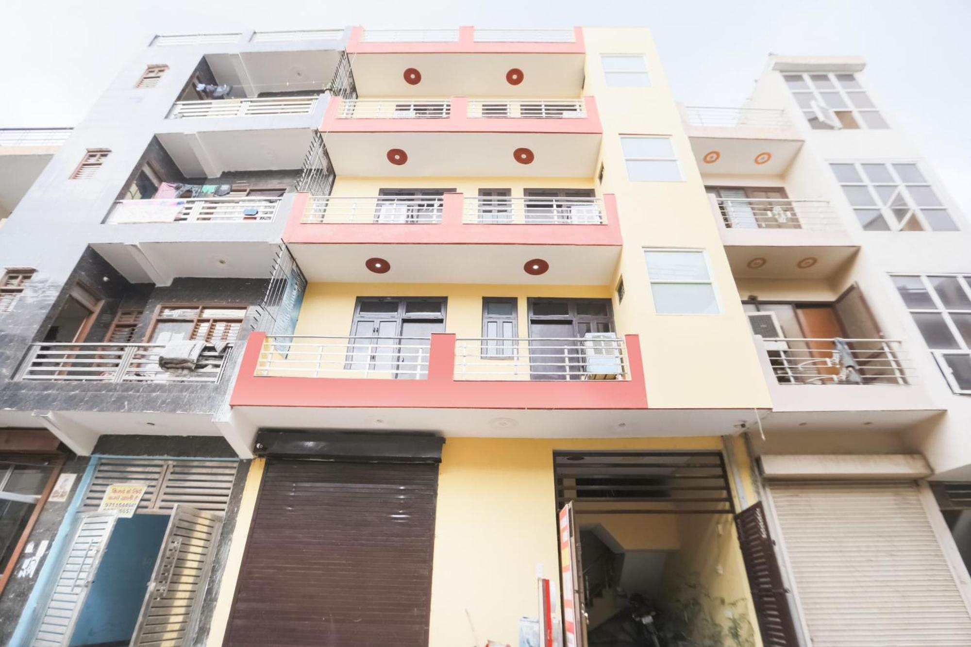 Spot On Main View Guest House Near Leisure Valley Park Gurgaon Dış mekan fotoğraf