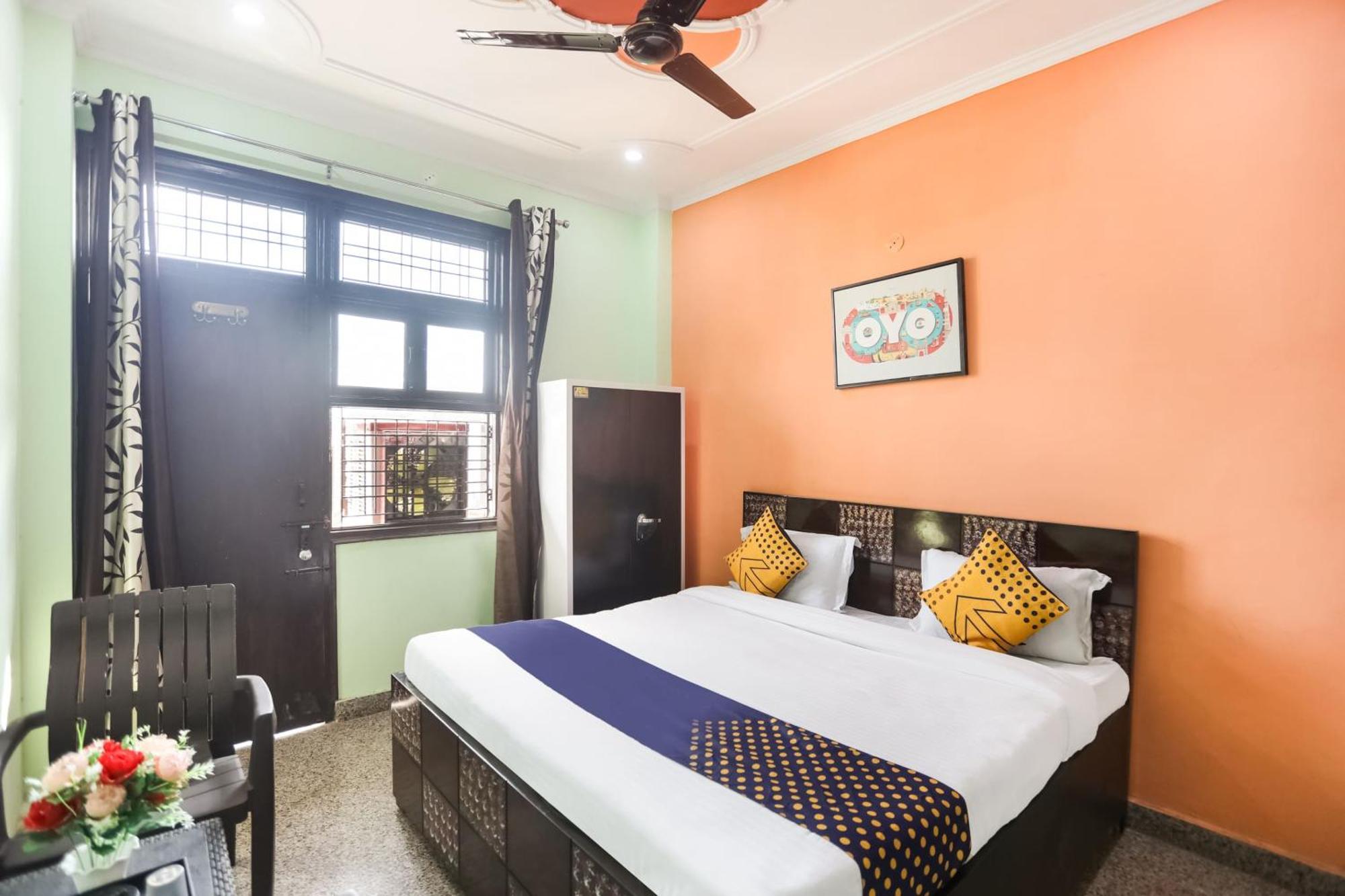Spot On Main View Guest House Near Leisure Valley Park Gurgaon Dış mekan fotoğraf