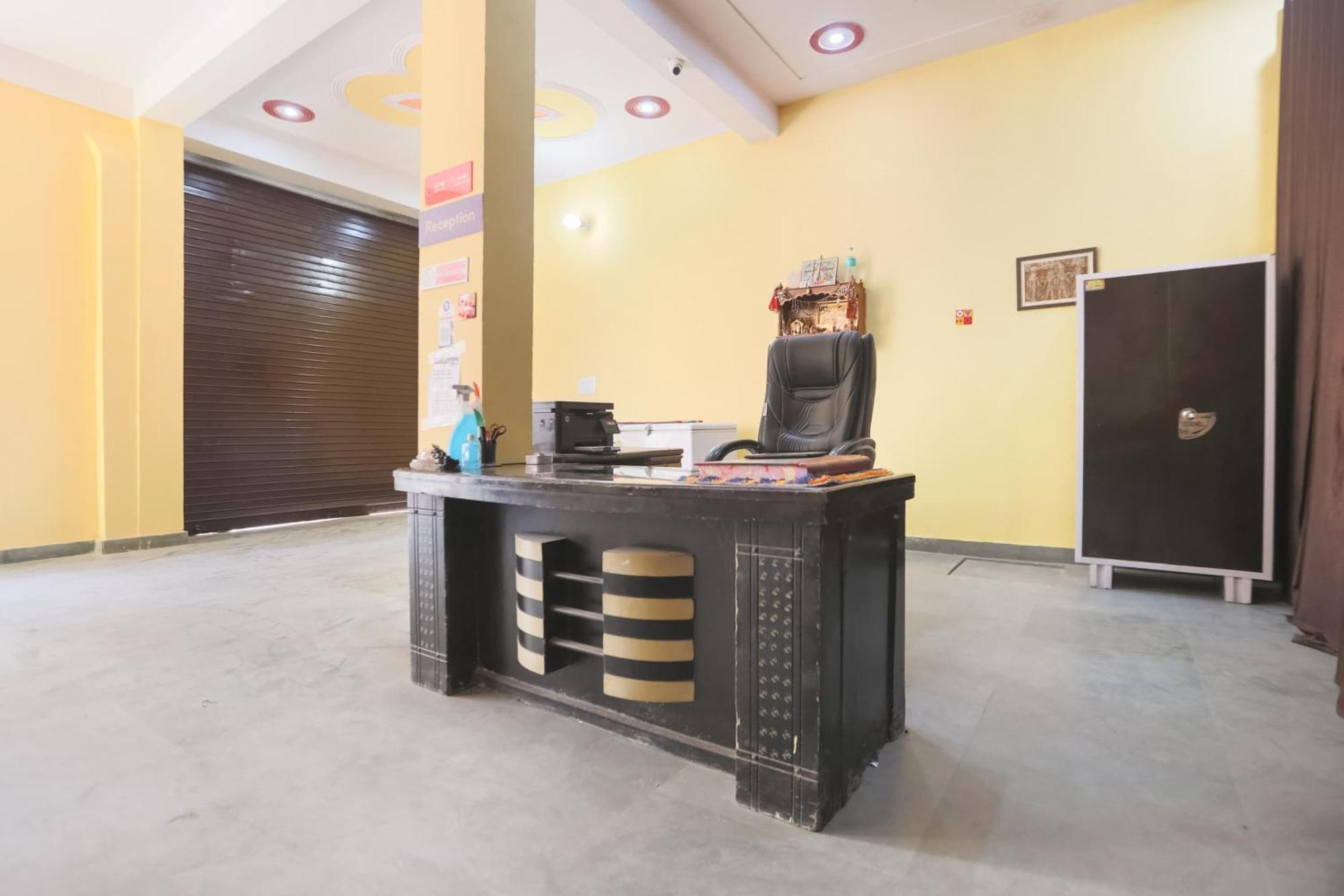 Spot On Main View Guest House Near Leisure Valley Park Gurgaon Dış mekan fotoğraf