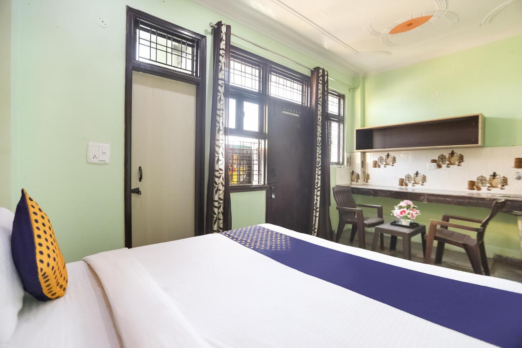 Spot On Main View Guest House Near Leisure Valley Park Gurgaon Dış mekan fotoğraf