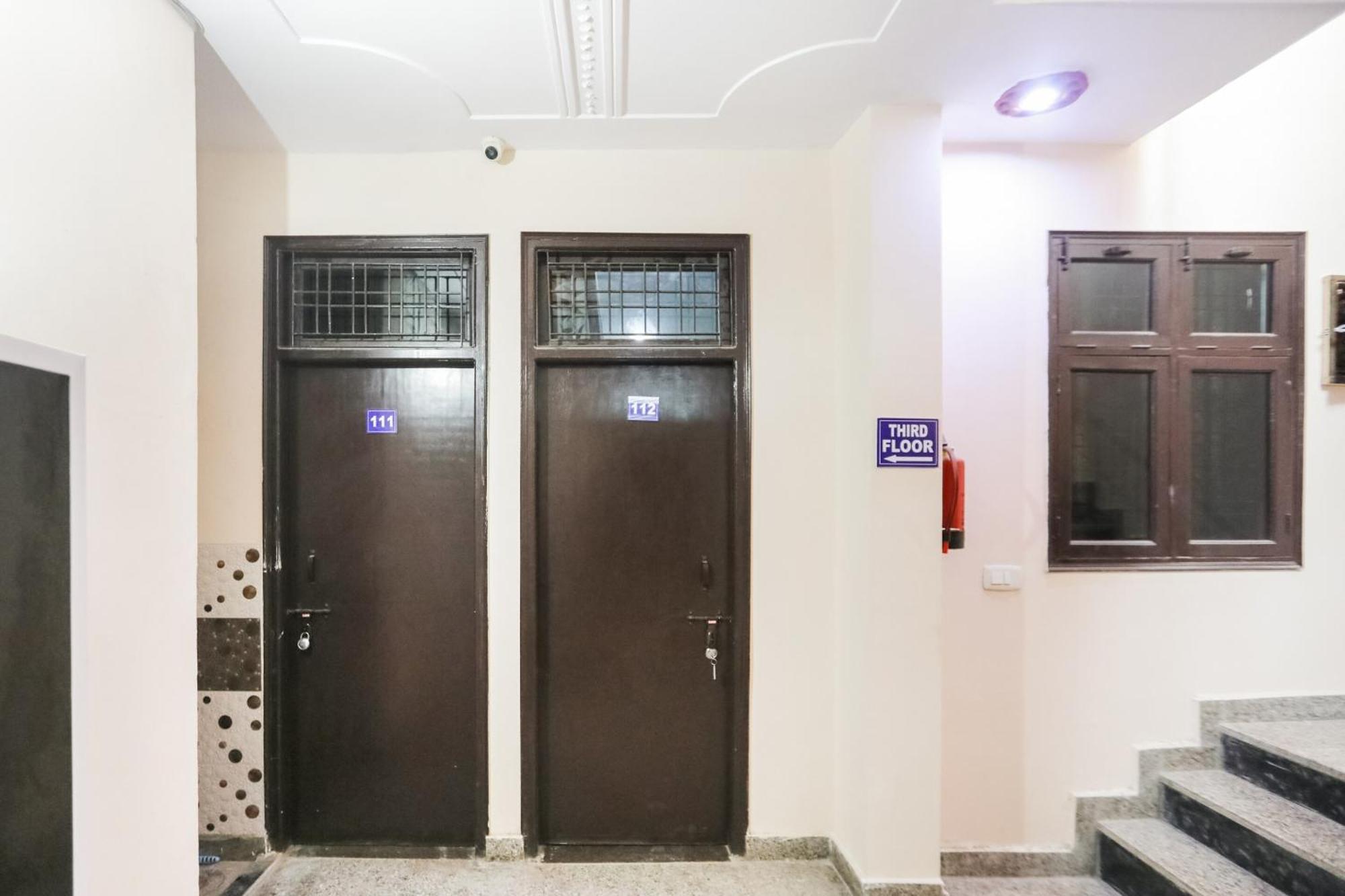 Spot On Main View Guest House Near Leisure Valley Park Gurgaon Dış mekan fotoğraf