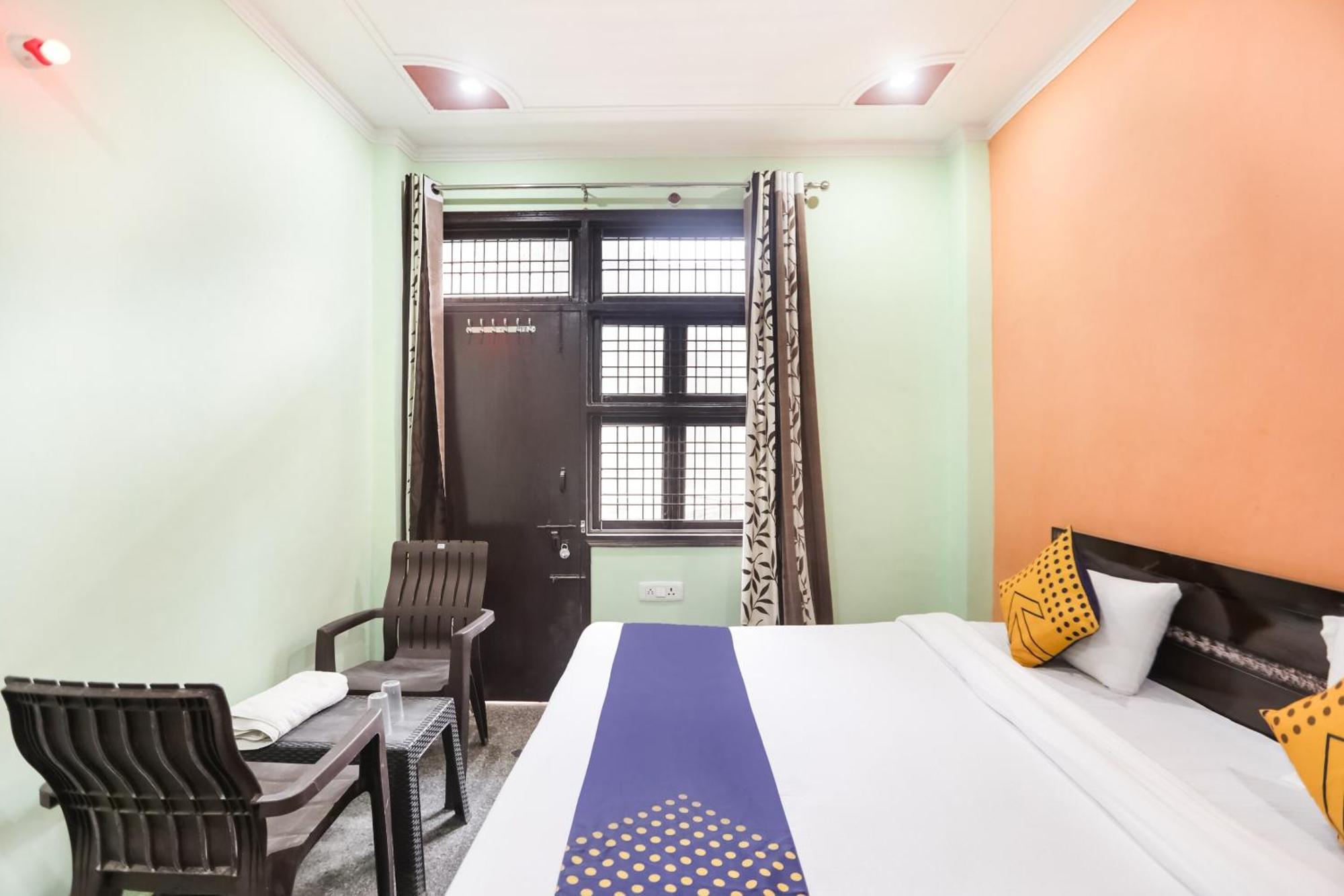 Spot On Main View Guest House Near Leisure Valley Park Gurgaon Dış mekan fotoğraf